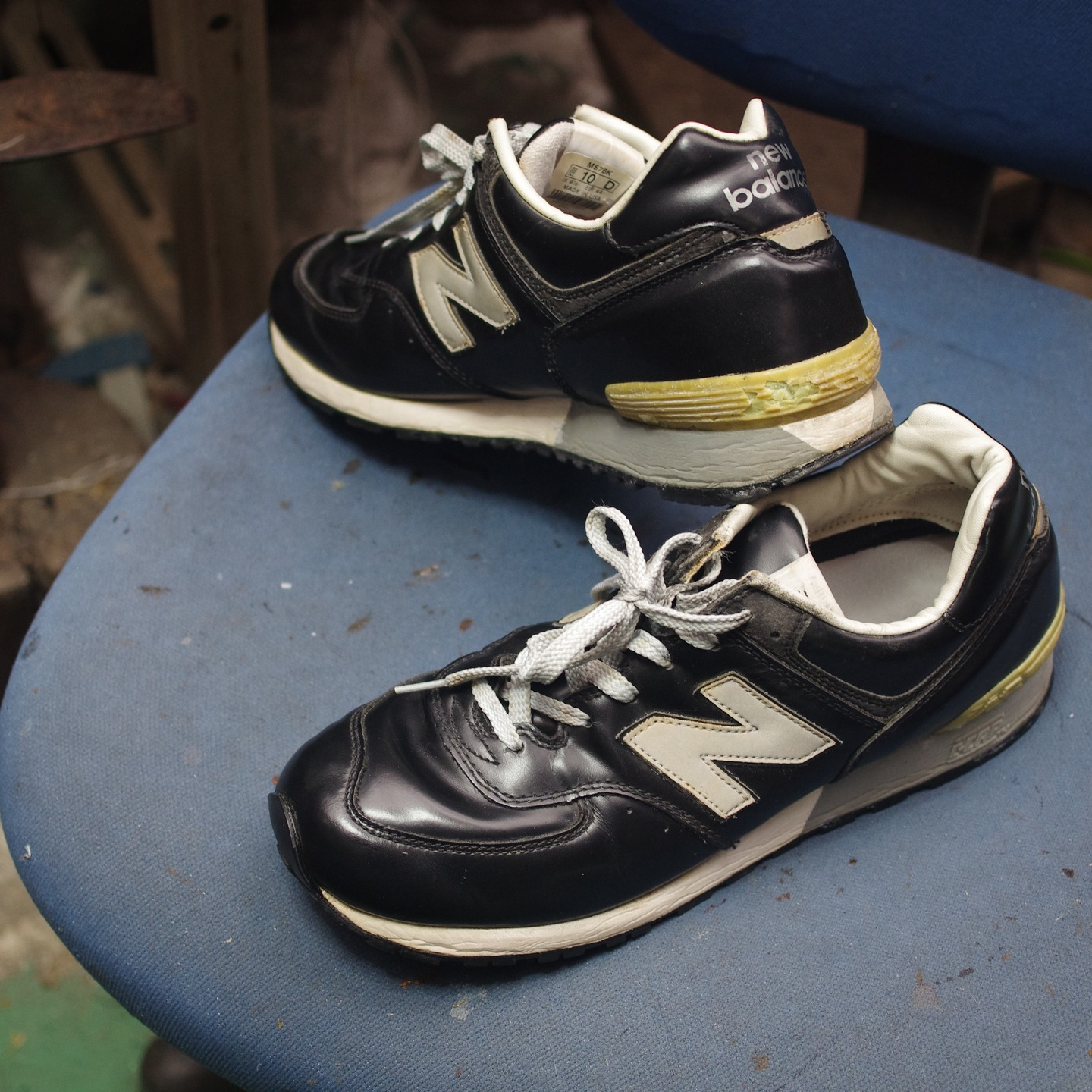修理事例】New Balance 576 ヒールカップ加水分解から「本革カスタム