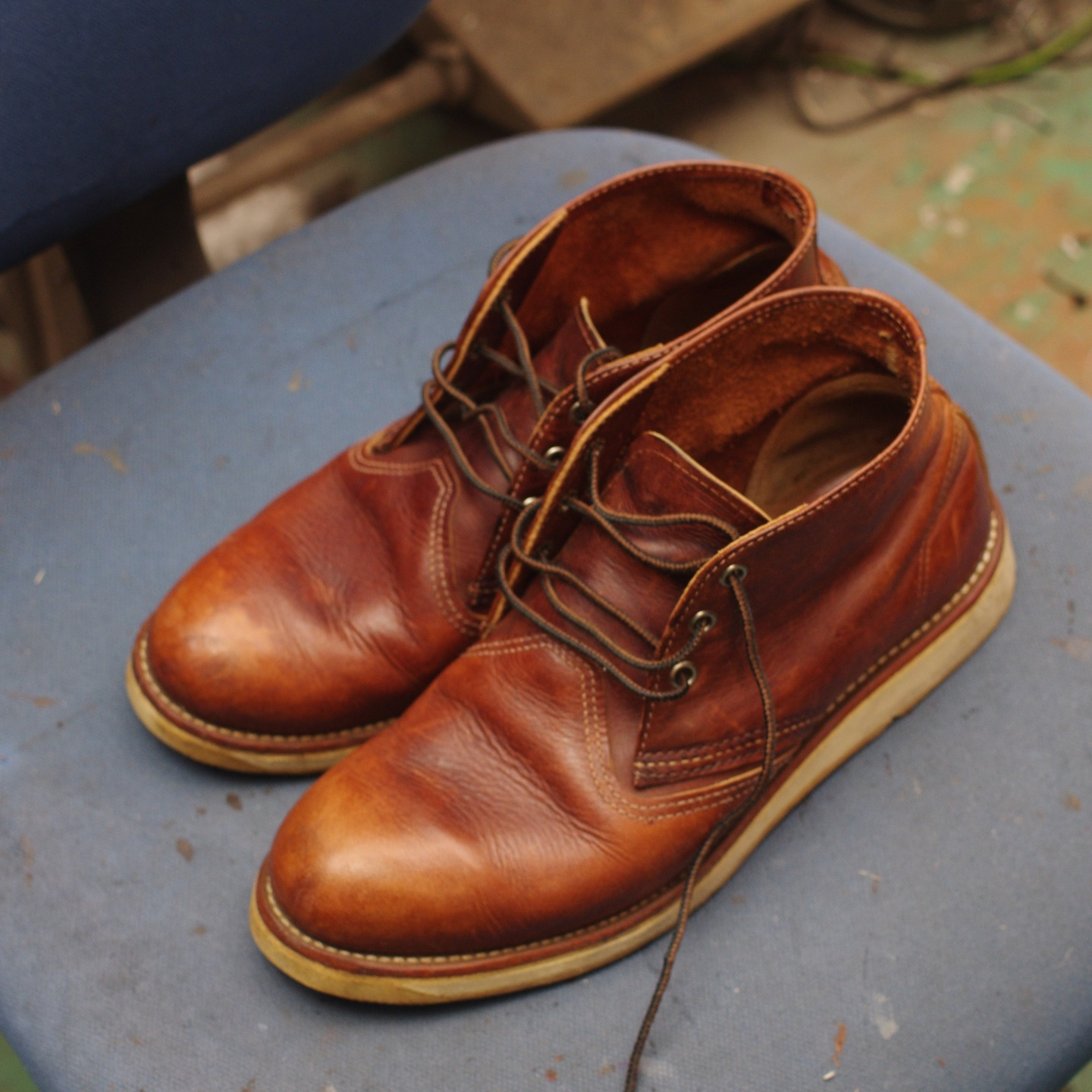 ブーツソールの確認 広島県 T様 REDWING ショートブーツ Vibram4014白でソール交換しました