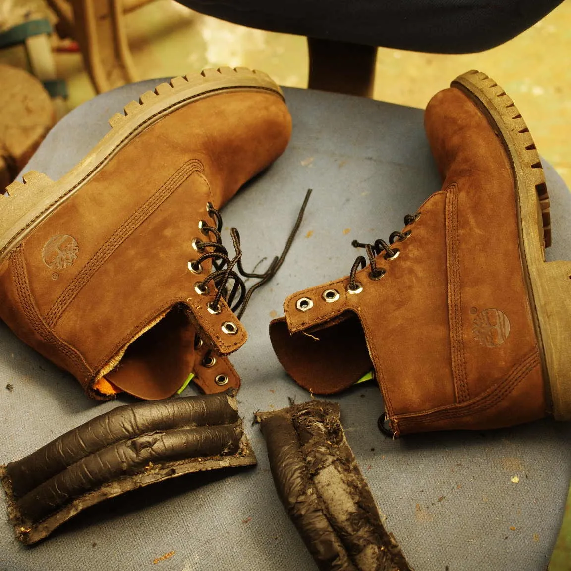 新潟県　U様　Timberland　履き口スポンジ表皮張り替...