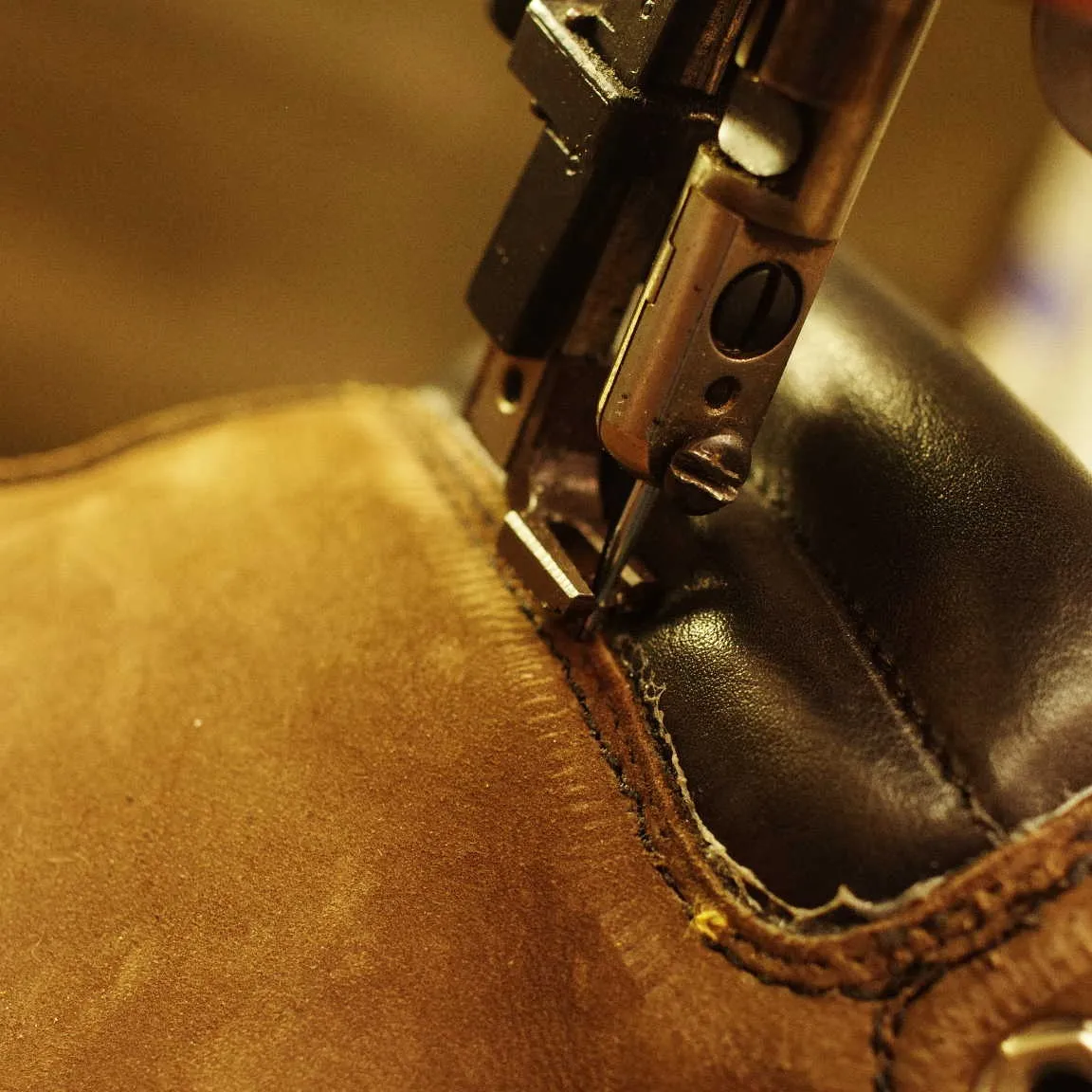 新潟県　U様　Timberland　履き口スポンジ表皮張り替...