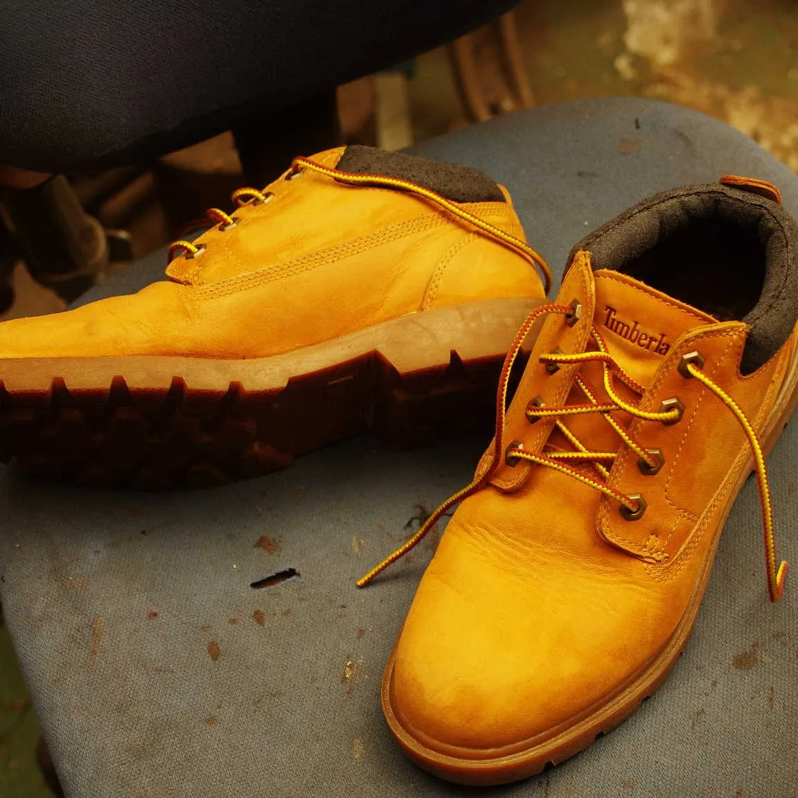 神奈川県　F様　Timberland　履き口スポンジ表皮張り...