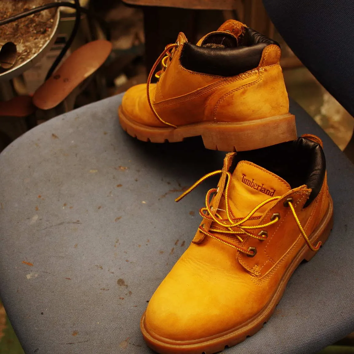 神奈川県　F様　Timberland　履き口スポンジ表皮張り...