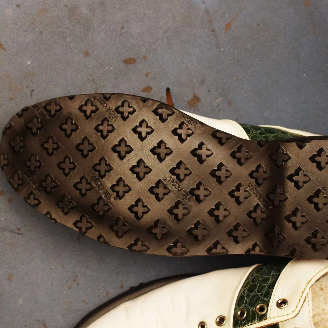 東京都　F様　FootJoy　ICON　スパイクレス化オール...