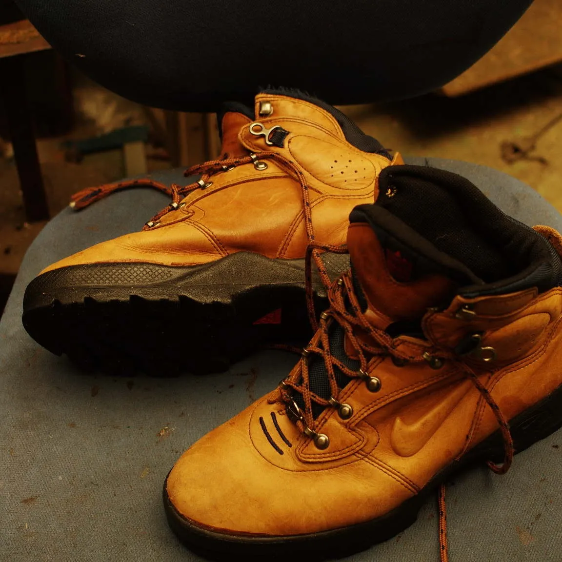 岡山市　T様　NIKE　ACG　ハイキングシューズソール剥が...