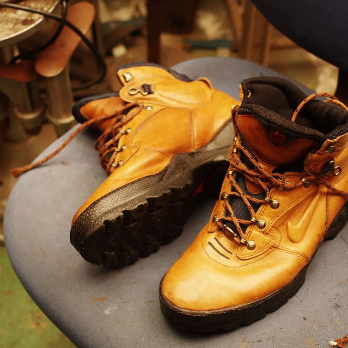岡山市　T様　NIKE　ACG　ハイキングシューズソール剥が...