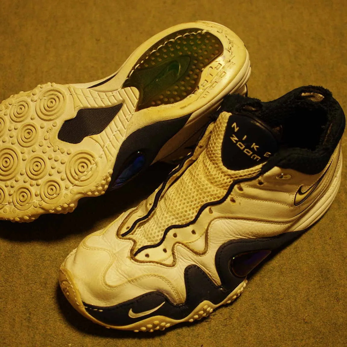 香川県　I様　NIKE　エアズームアップテンポ　そーる剥がれ...