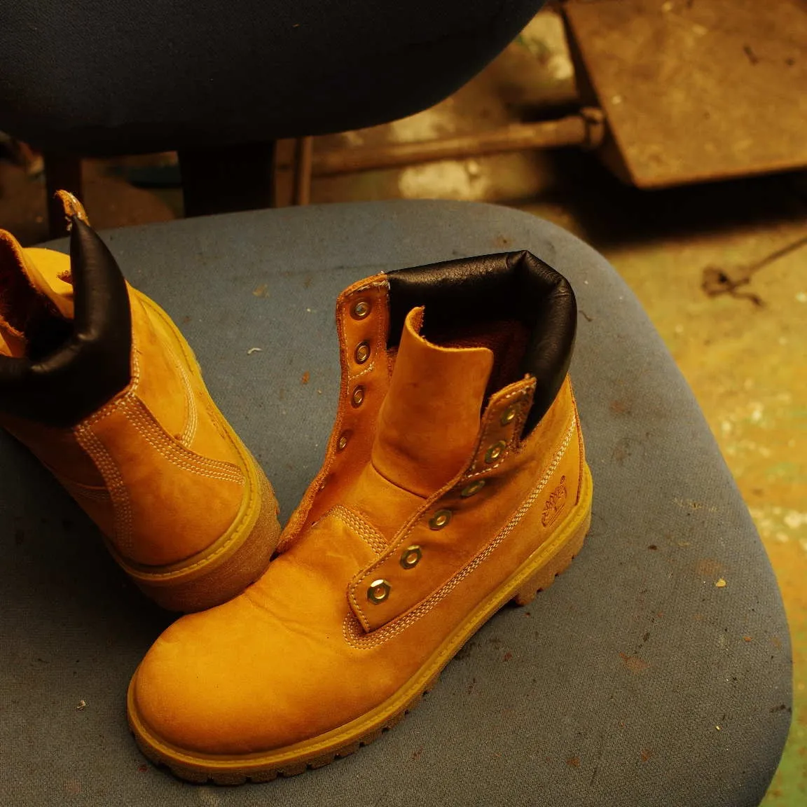 埼玉県　A様　Timberland　履き口スポンジ表皮張替え