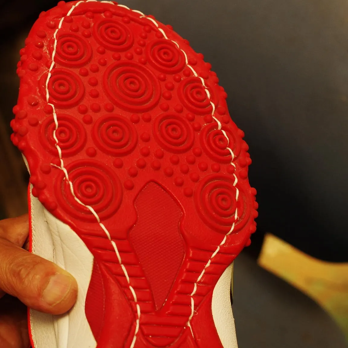 三重県　Y様　NIKE　エアズームアップテンポ　靴底剥がれ修...