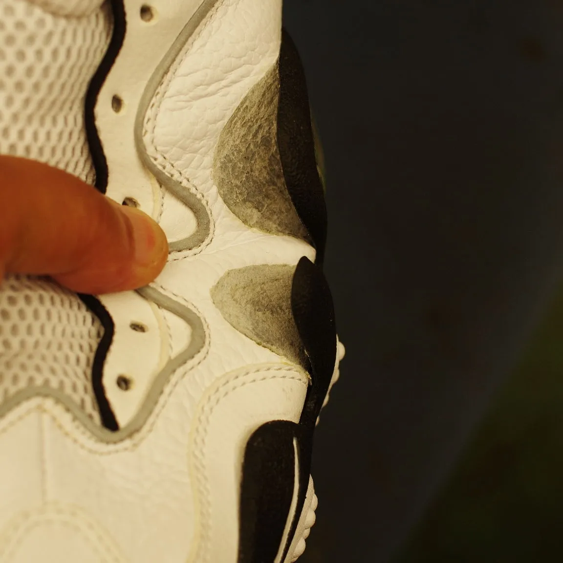 東京都　T様　NIKE　ZoomUpTempoソール剥がれ修...