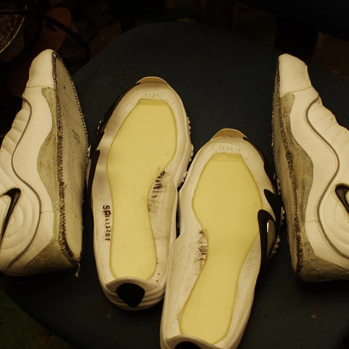 東京都　T様　NIKE　ZoomUpTempoソール剥がれ修...