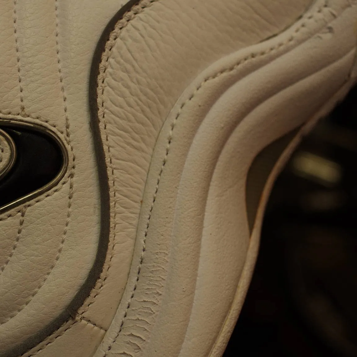 東京都　T様　NIKE　ZoomUpTempoソール剥がれ修...