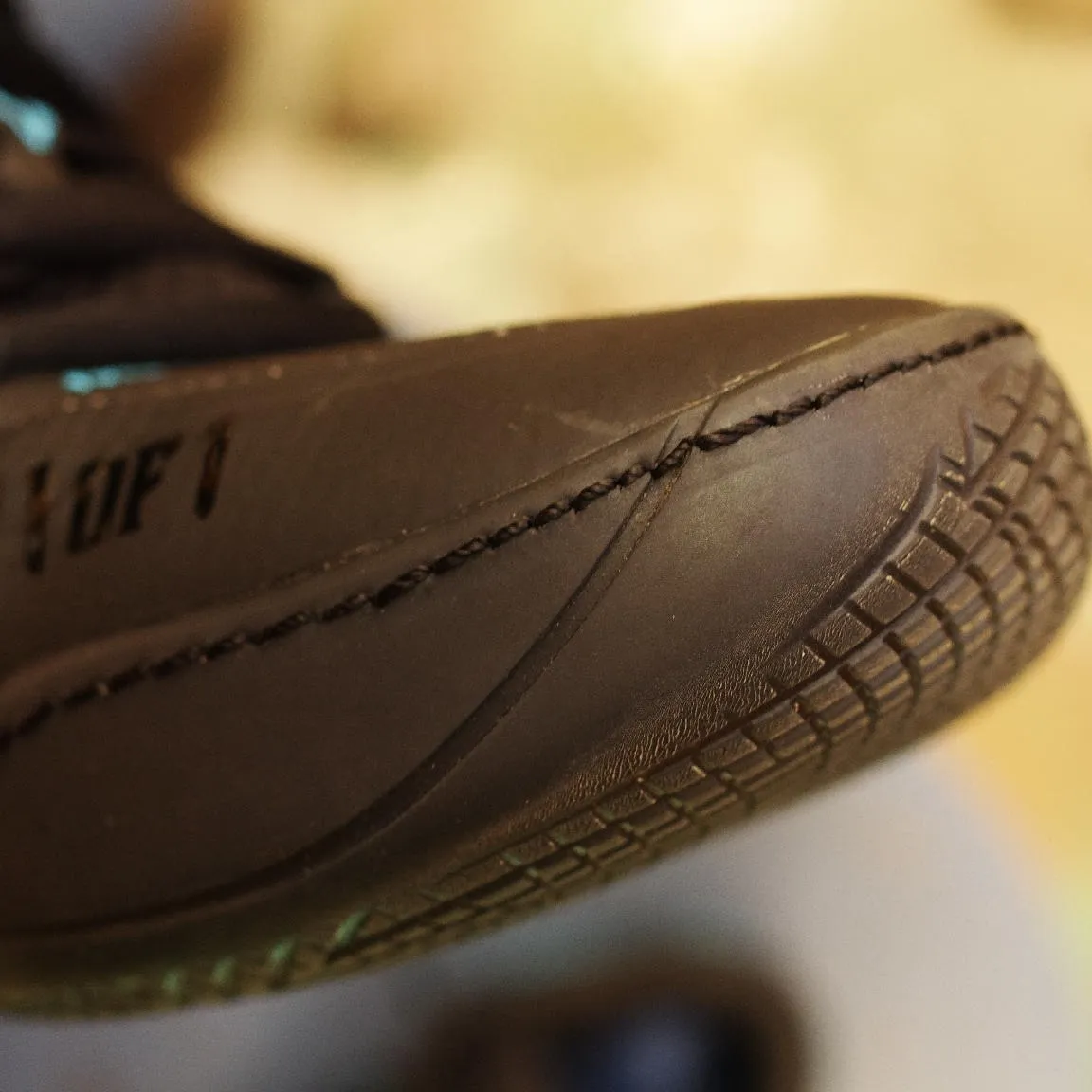 愛知県　Y様　PUMA　バスケットボールシューズ　ソール剥が...