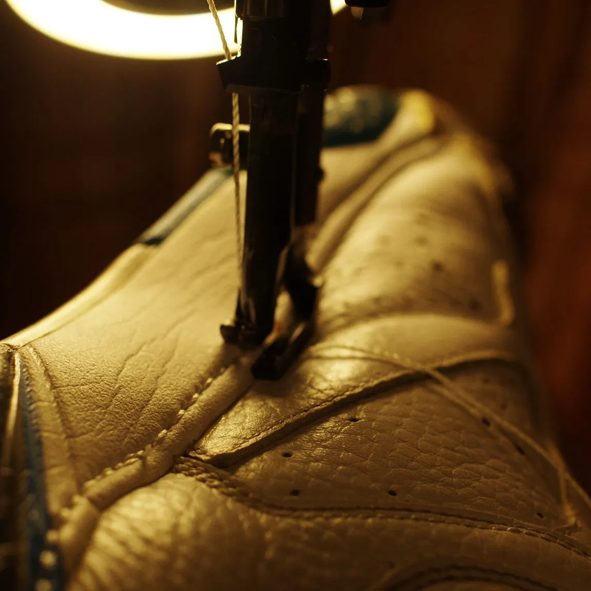 岡山市　K様　NIKE　エアジョーダン7ソール剥がれ修理