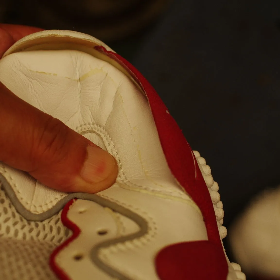 秋田県　I様　NIKE　AirZoom　底剥がれ修理