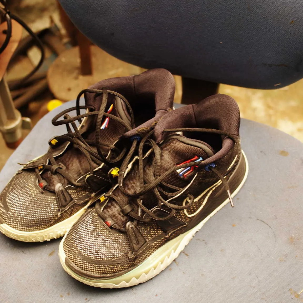 群馬県　T様　NIKEバスケットボールシューズ　靴紐通し　作...