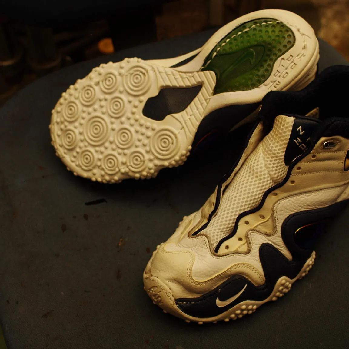 東京都　S様　NIKE　AirZoom底剥がれ修理