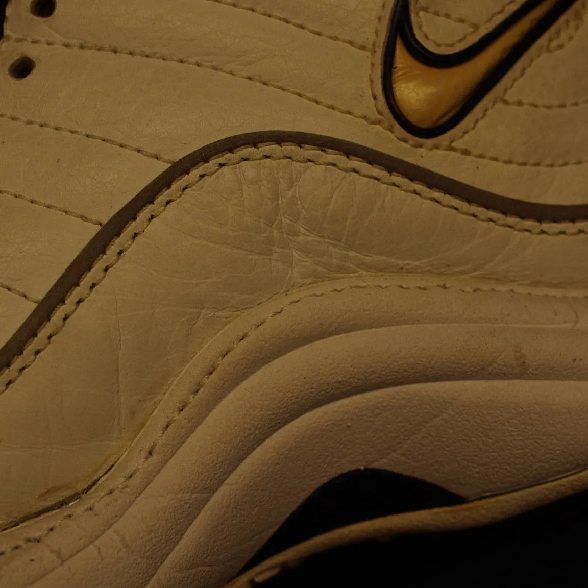 兵庫県　M様　NIKE　AirZoomアップテンポ　ソール剥...