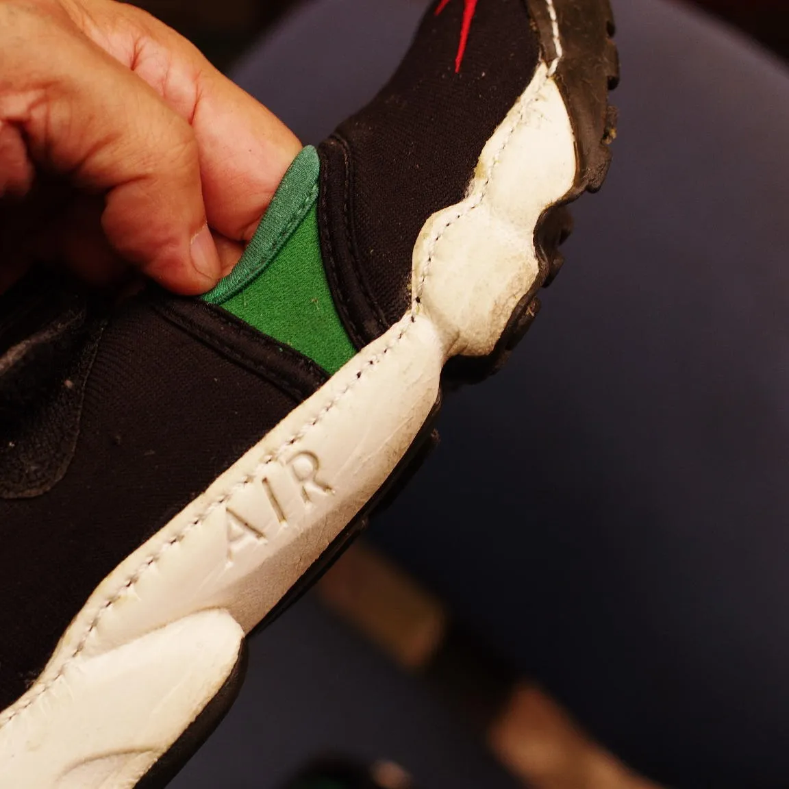 静岡県　H様　NIKE　エアリフト　ソール剥がれ修理