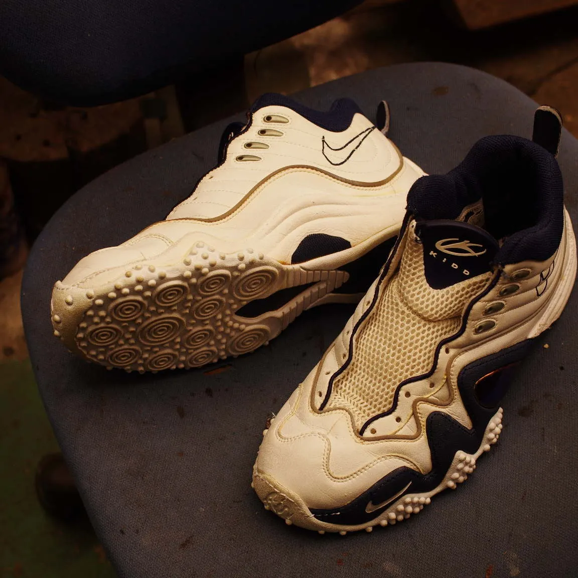 秋田県 I様 NIKE AirZoom Flight5底剥が...