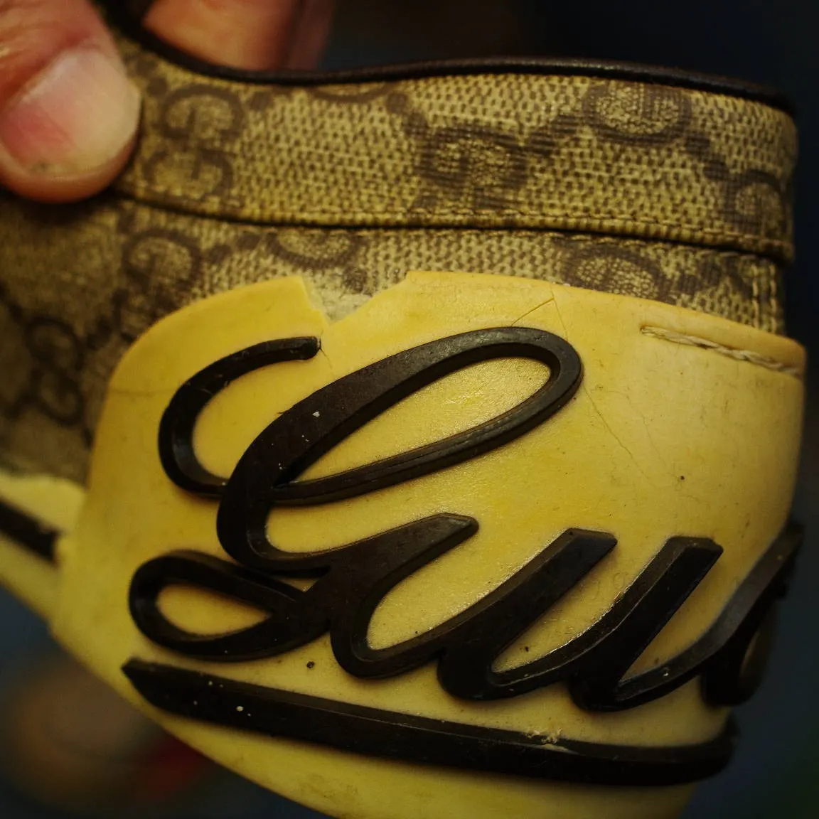 愛媛県 G様 GUCCI スニーカーオールソール交換修理