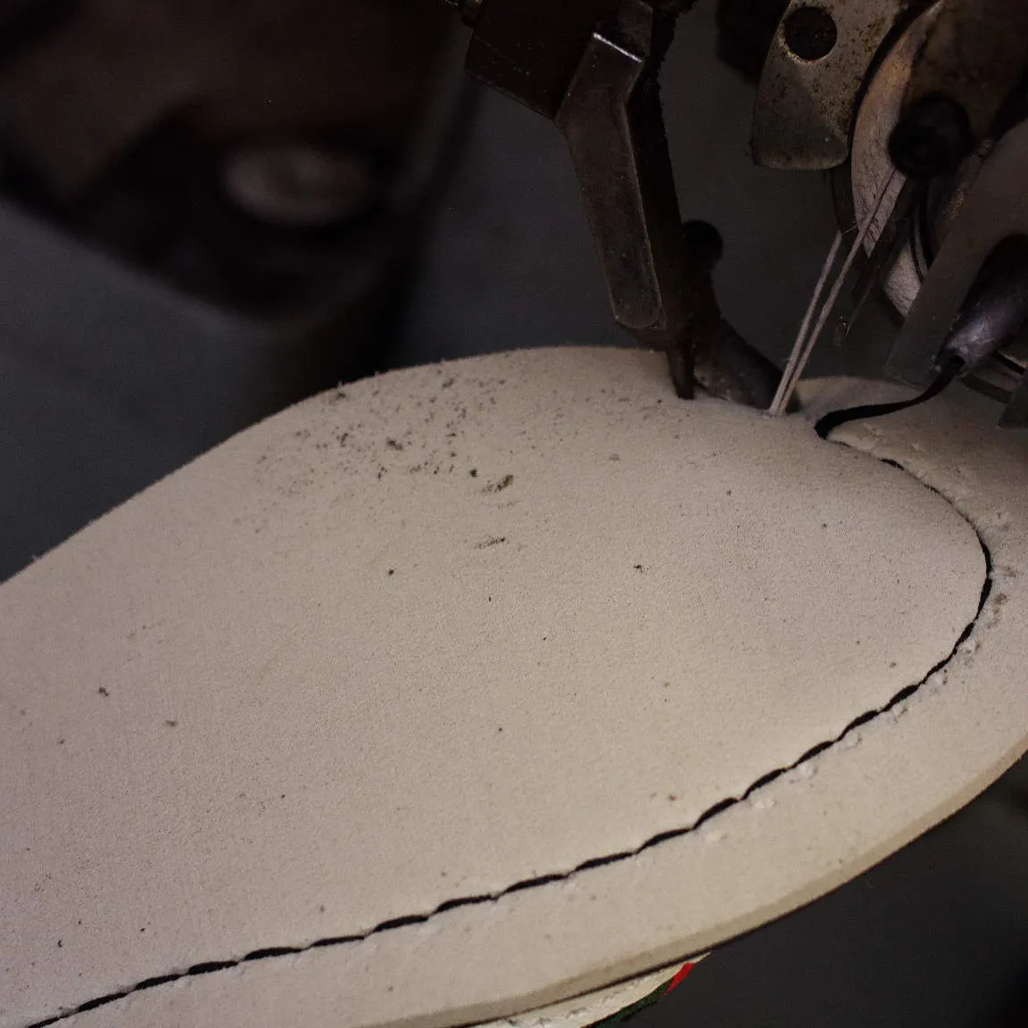 愛媛県 G様 GUCCI スニーカーオールソール交換修理