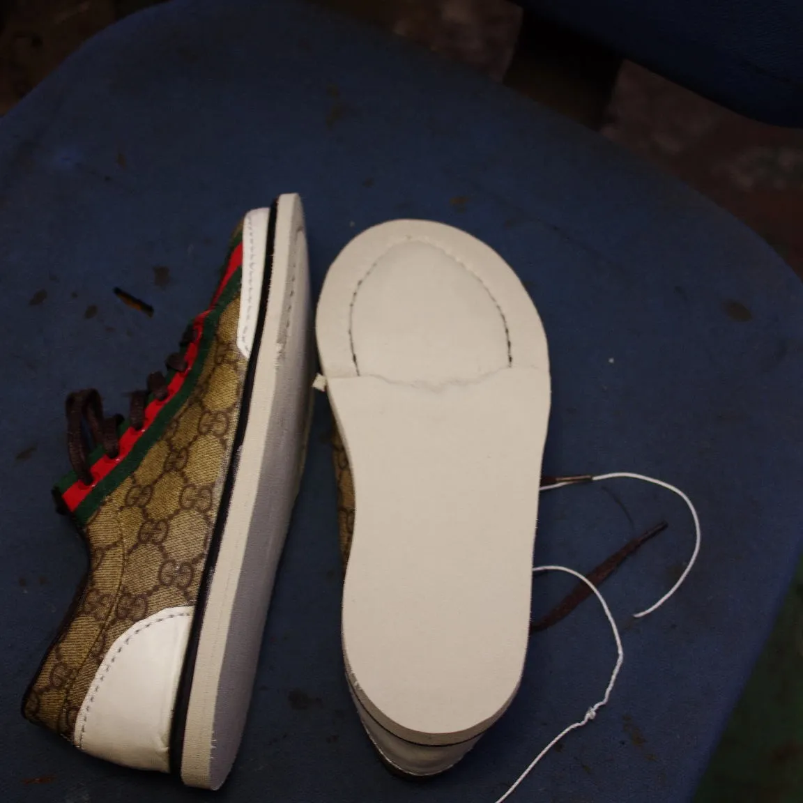 愛媛県 G様 GUCCI スニーカーオールソール交換修理