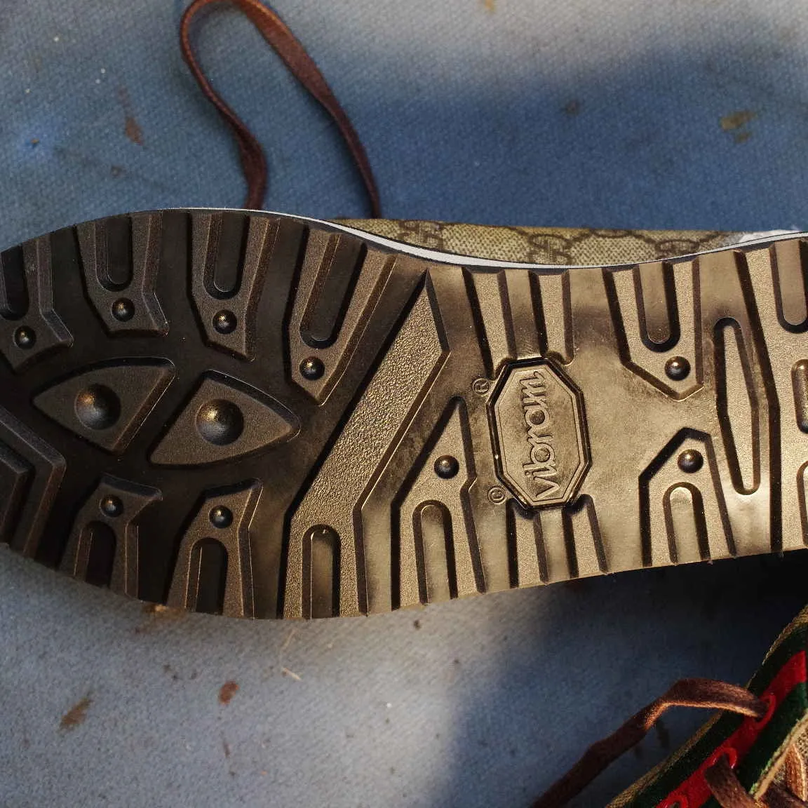 愛媛県 G様 GUCCI スニーカーオールソール交換修理