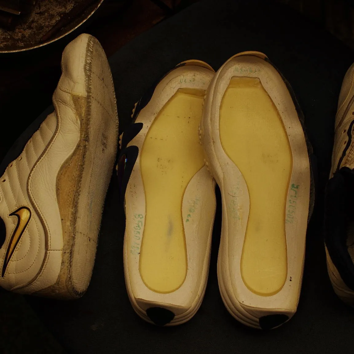 北海道 A様 NIKE AirZoom 底剥がれ修理