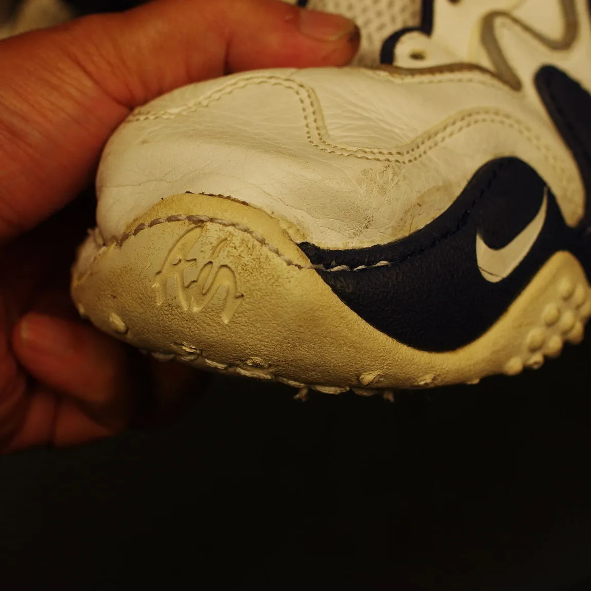 北海道 A様 NIKE AirZoom 底剥がれ修理