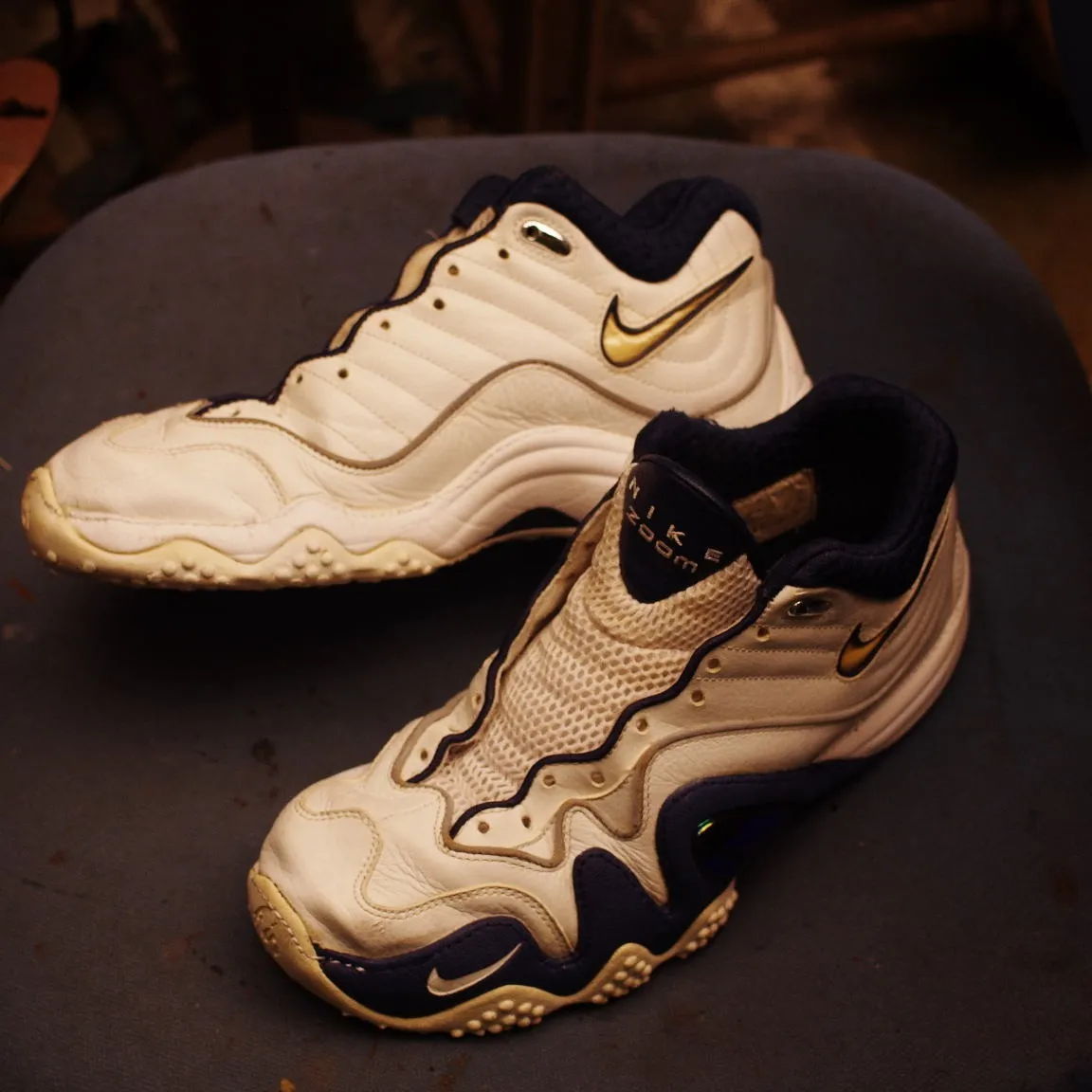 北海道 A様 NIKE AirZoom 底剥がれ修理