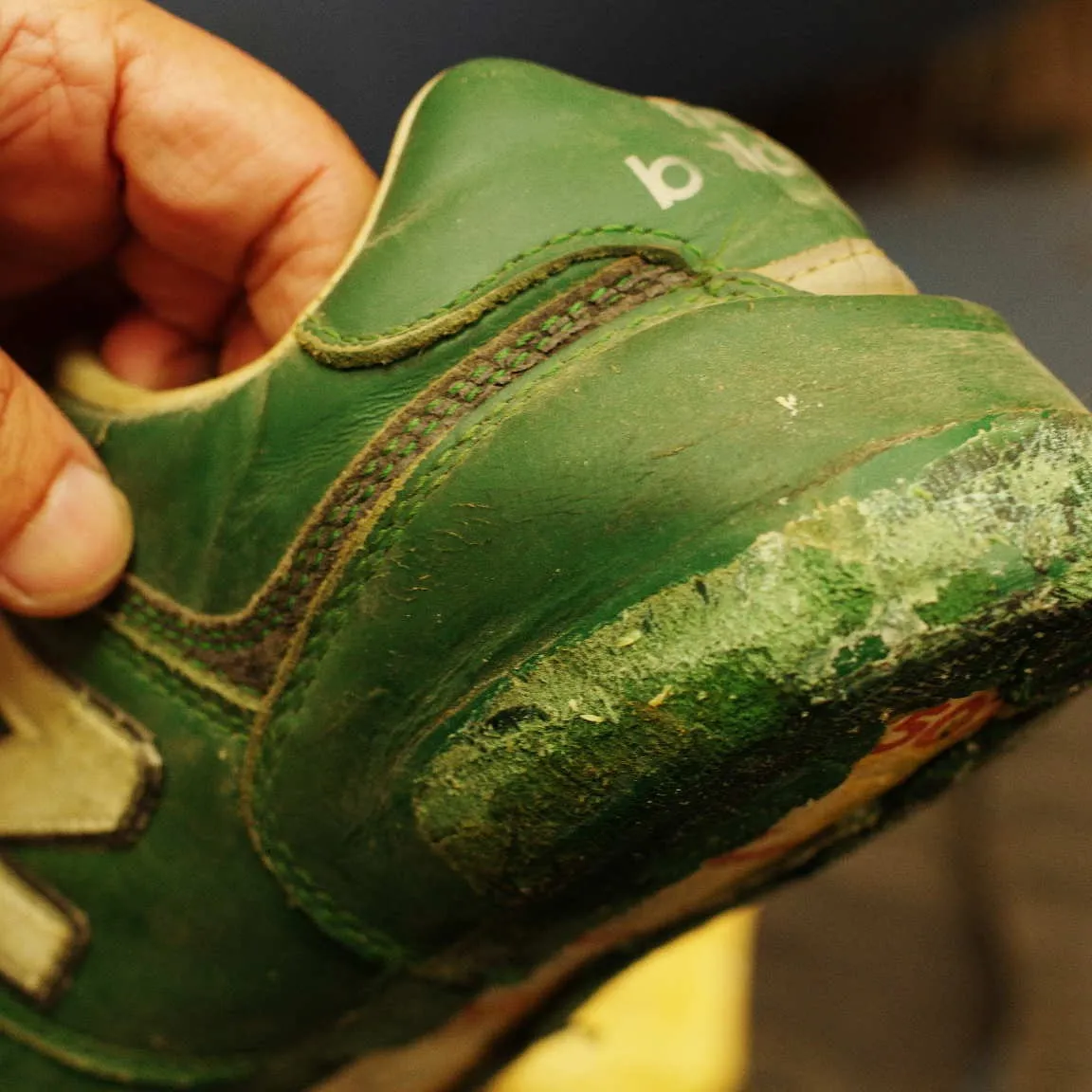 神奈川県 N様 ニューバランス576 ヒールカップ交換とアウ...