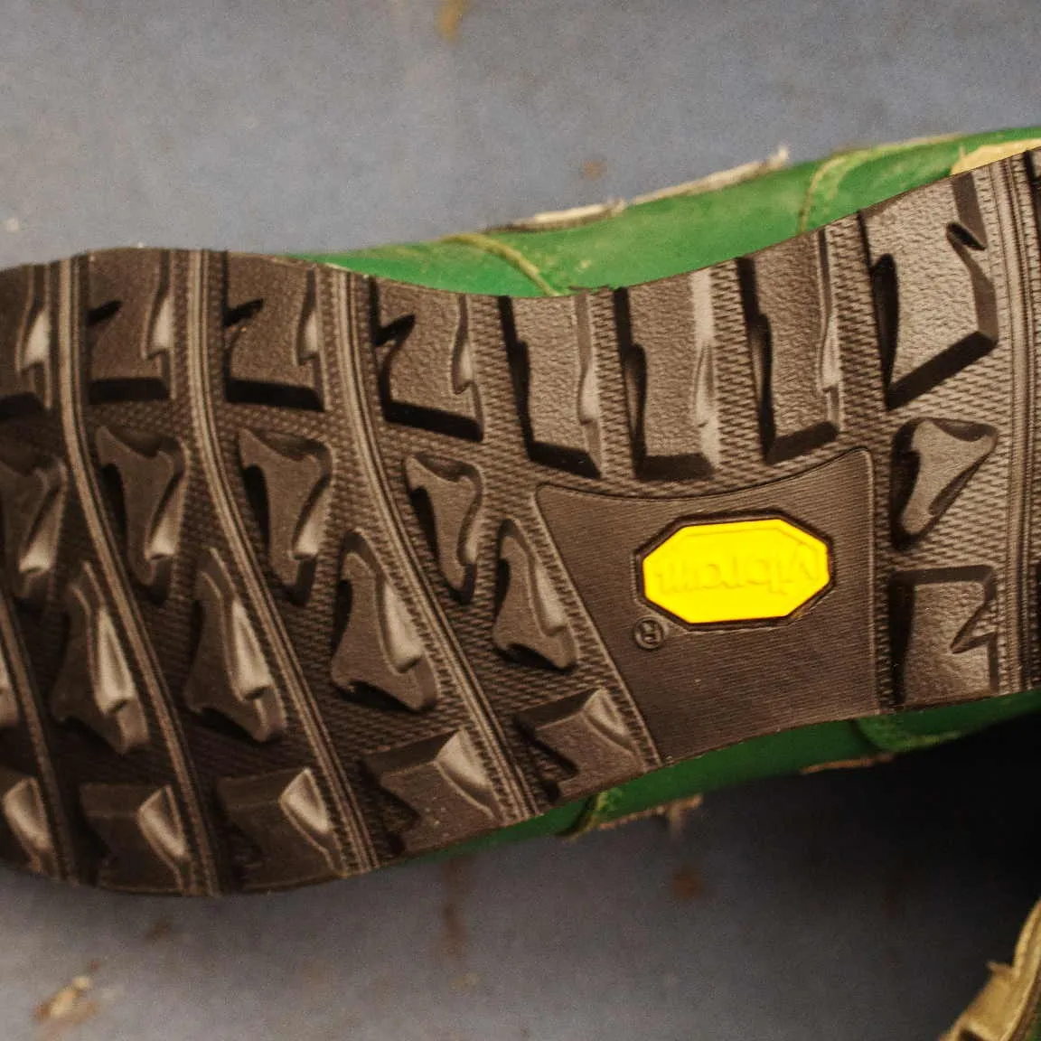 神奈川県 N様 ニューバランス576 ヒールカップ交換とアウ...