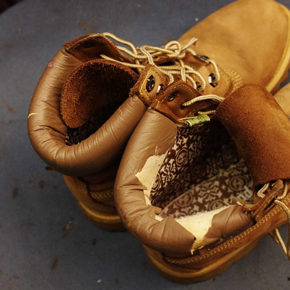 埼玉県　K様　Timberland　履き口スポンジ表皮張替え