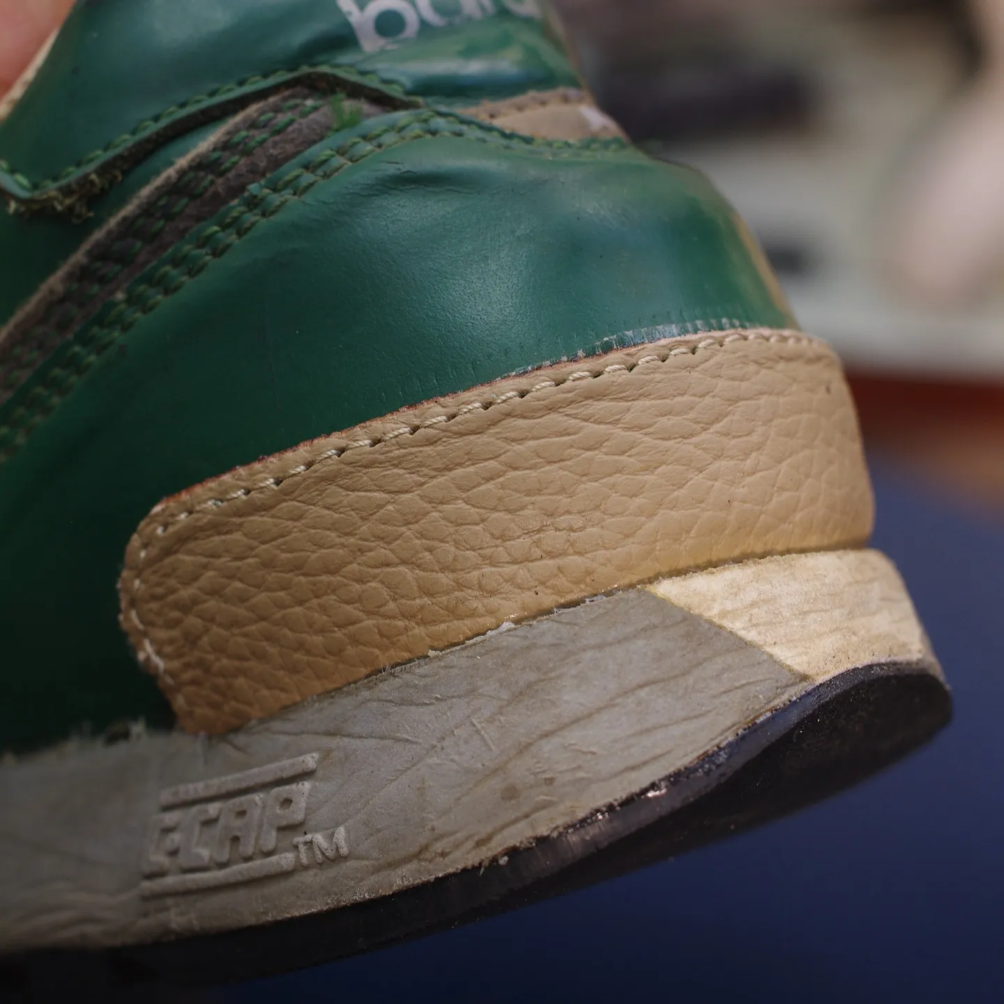 静岡県 M様 ニューバランス576 ヒールカップ交換