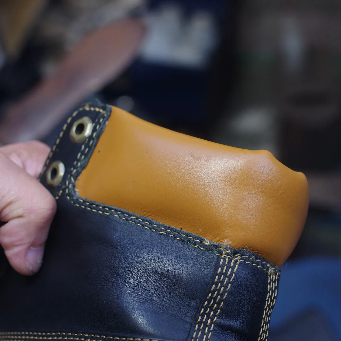 東京都 K様 Timberland 履き口スポンジ表皮張り替...