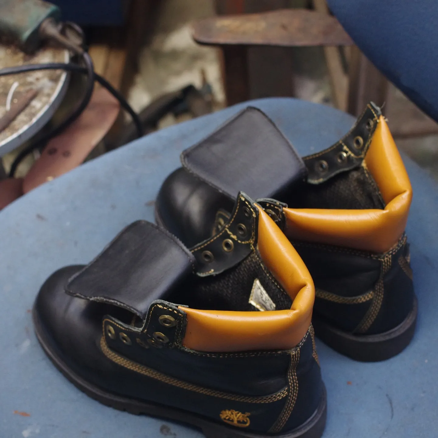 東京都 K様 Timberland 履き口スポンジ表皮張り替...