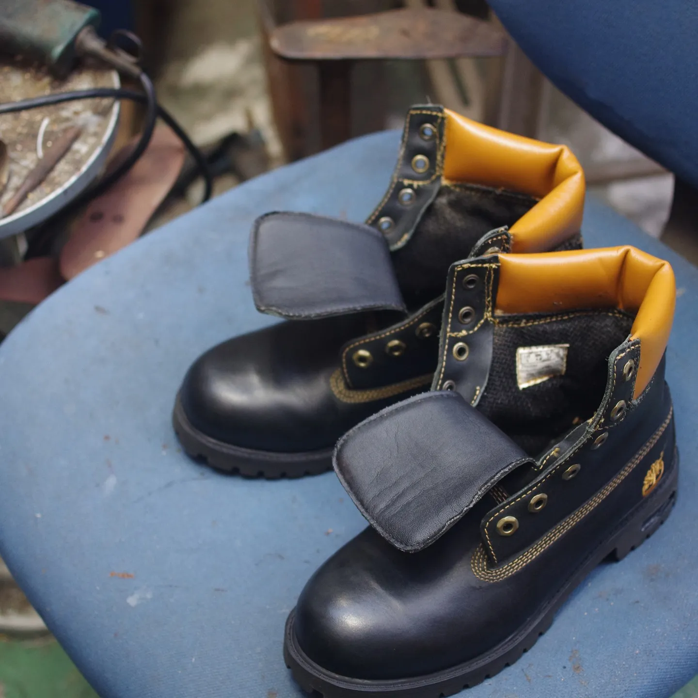 東京都 K様 Timberland 履き口スポンジ表皮張り替...