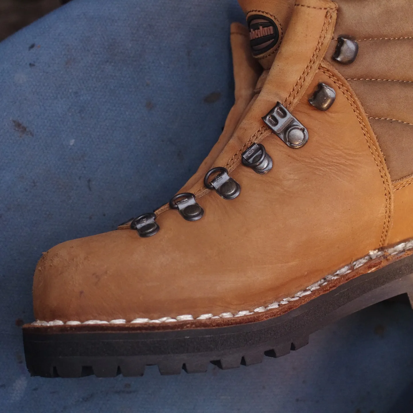 滋賀県 H様 Zamberlan フジヤマ オールソール交換...