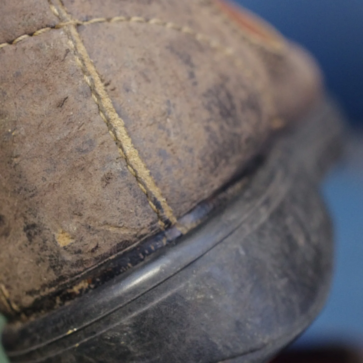 倉敷市のA様の大切なRossiサイドゴアブーツが、加水分解に...