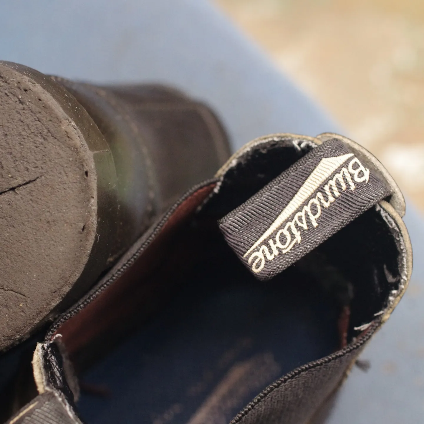 倉敷市のA様のブランドストーン、サイドゴアブーツの修理を承り...