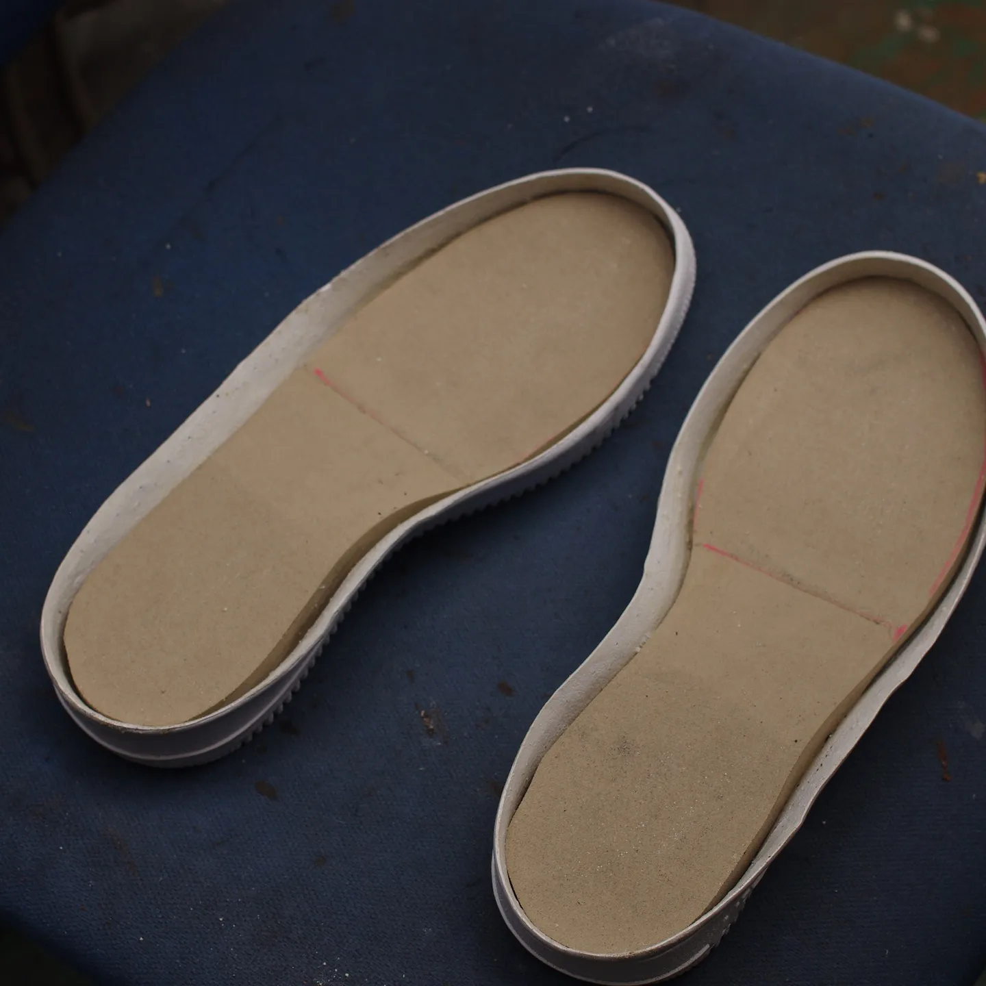 東京都のN様からのご依頼で、ナイキ エアフォース・ワンのソー...