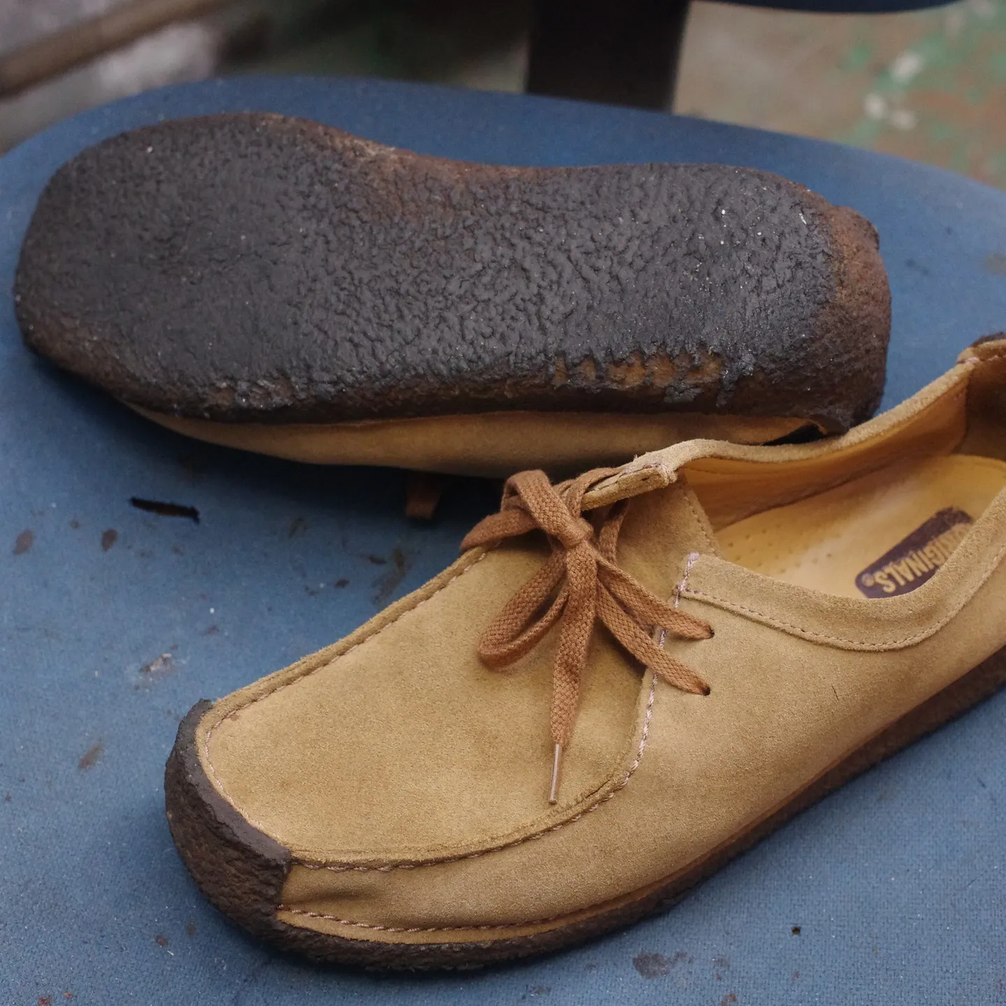 兵庫県のY様よりClarksナタリーのオールソール交換修理を...