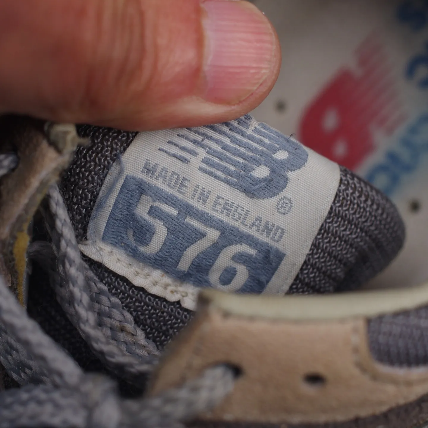 こんにちは、靴修理専門家の私たちです👞。