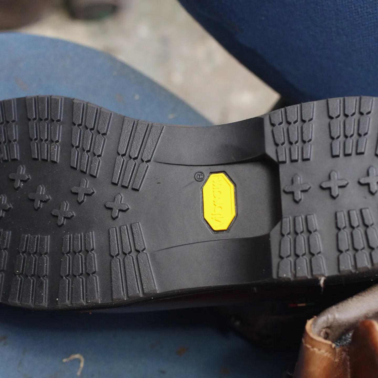 兵庫県のお客様からお預かりしたおしゃれな登山ブーツ、ザンバラ...