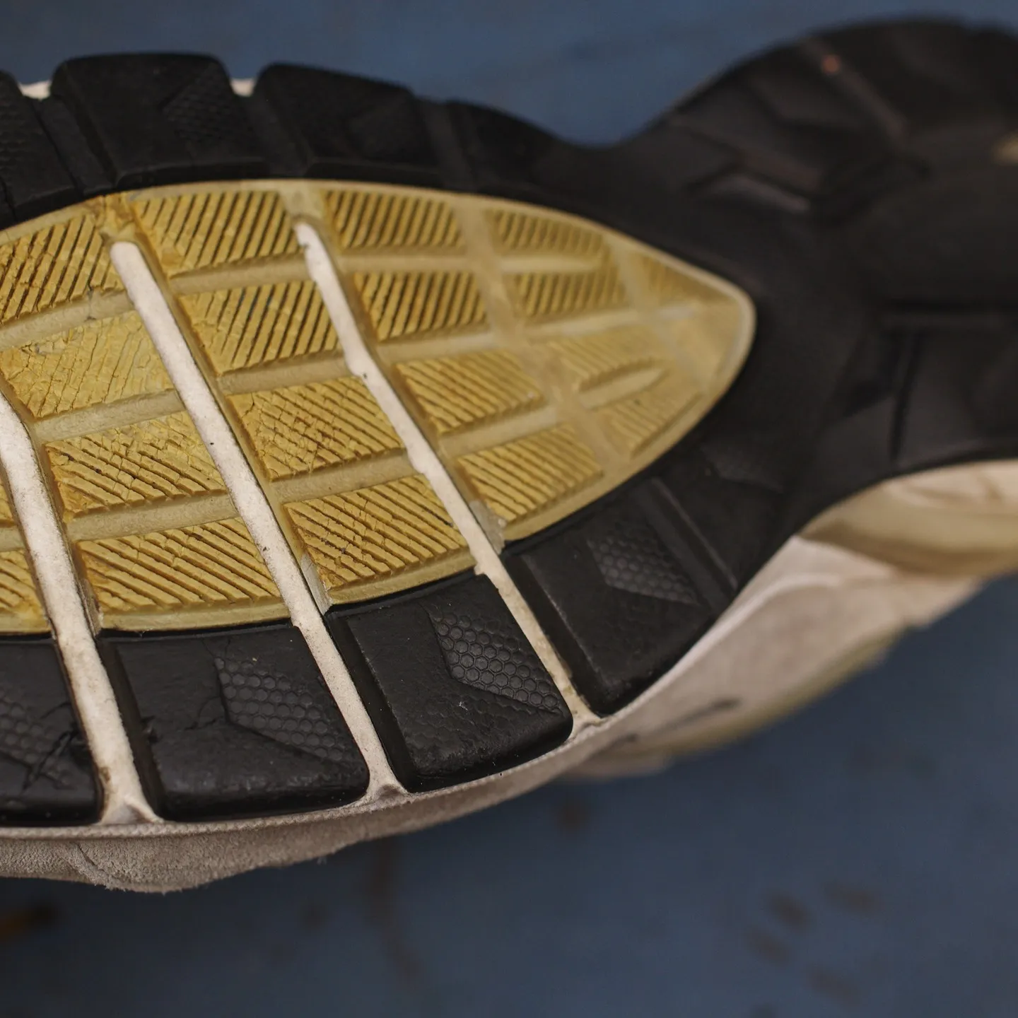 静岡県のY様、ニューバランス990のソールを見事にリニューア...