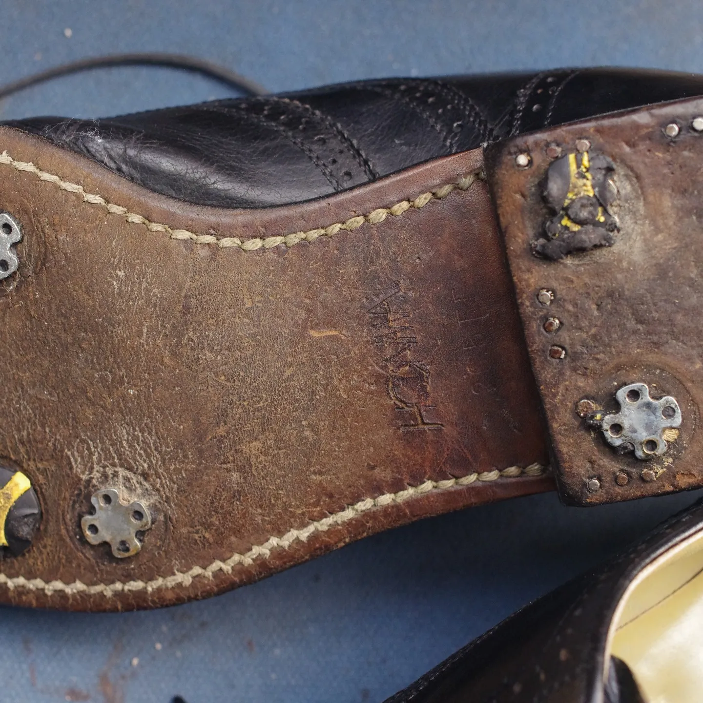 福岡県のS様からお預かりした、本間ゴルフシューズの修理が完了...