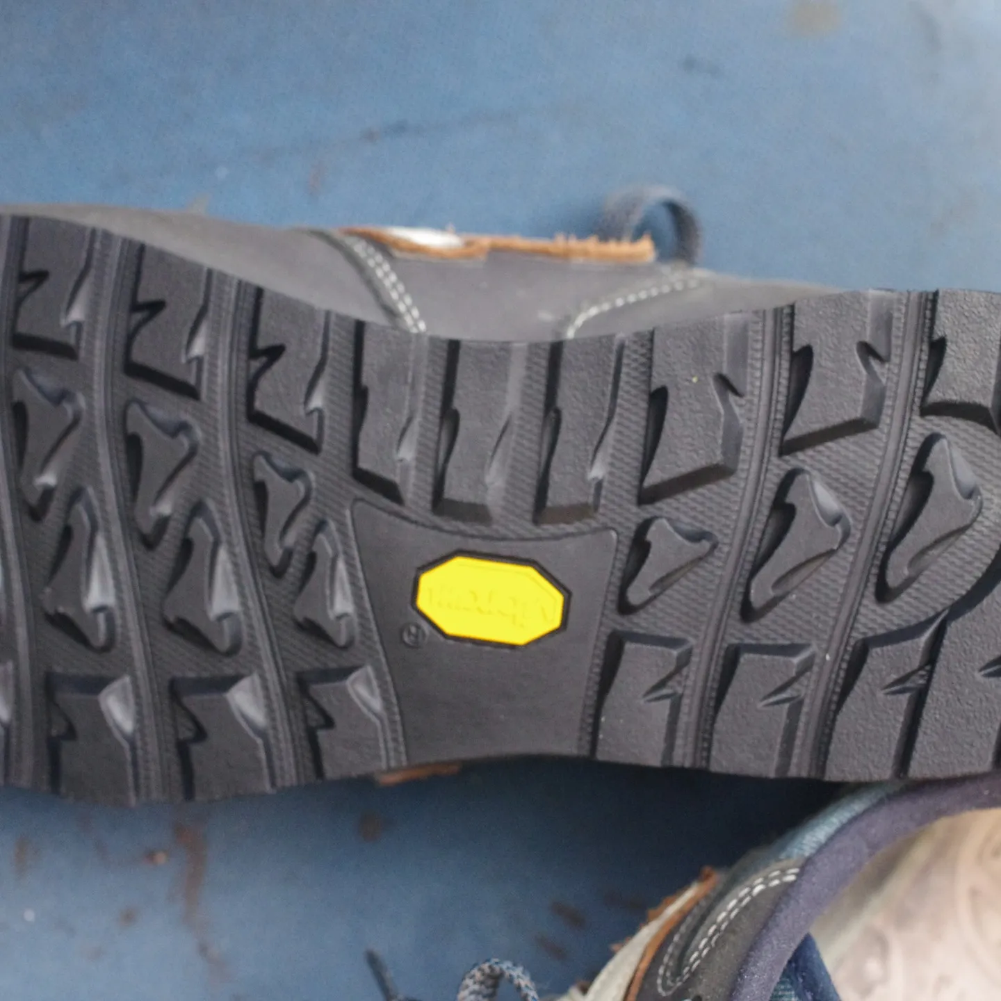 岡山県岡山市のY様よりお預かりしたNew Balance 1...