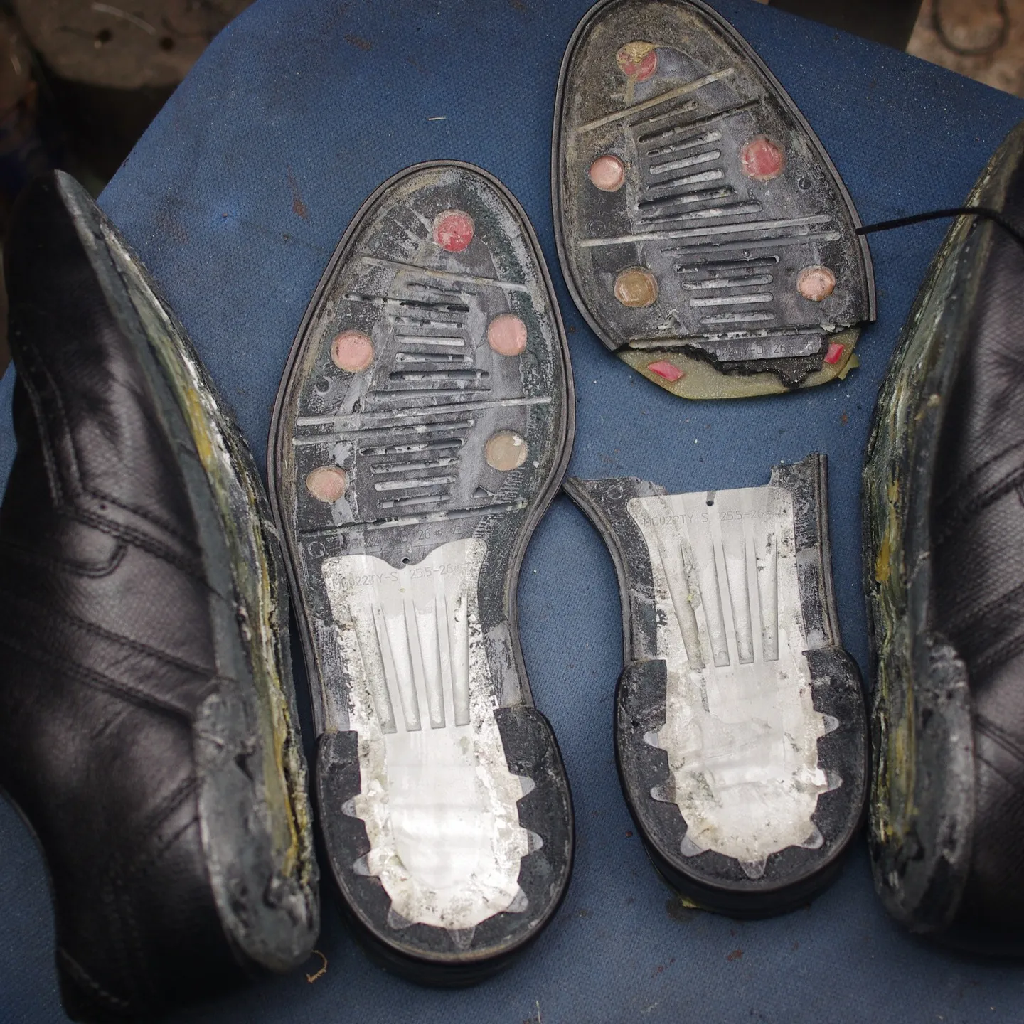 宮崎県のF様よりお預かりしたMizunoゴルフシューズが完全...