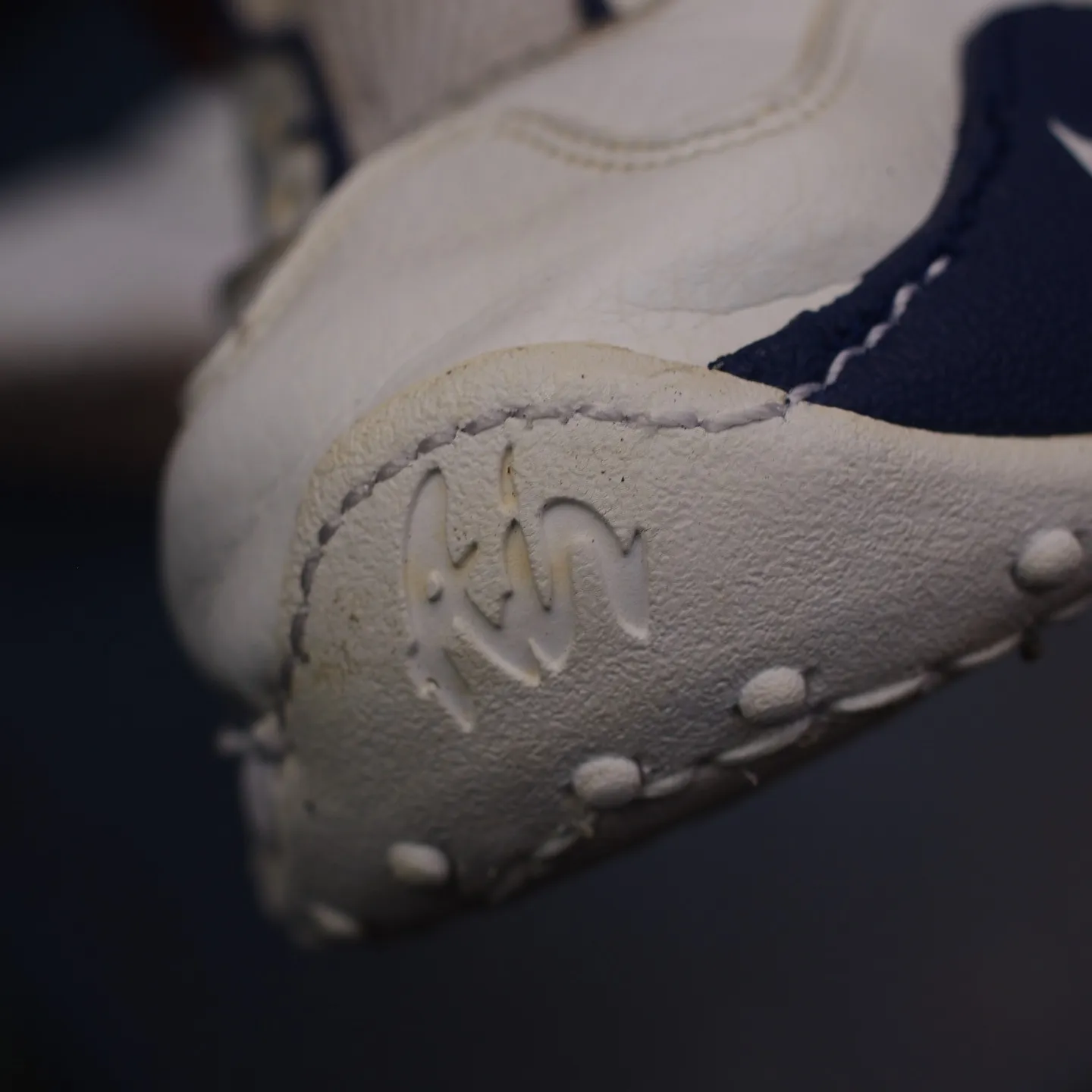 福島県にお住まいのW様のNIKEエアズームフライトを修理させ...