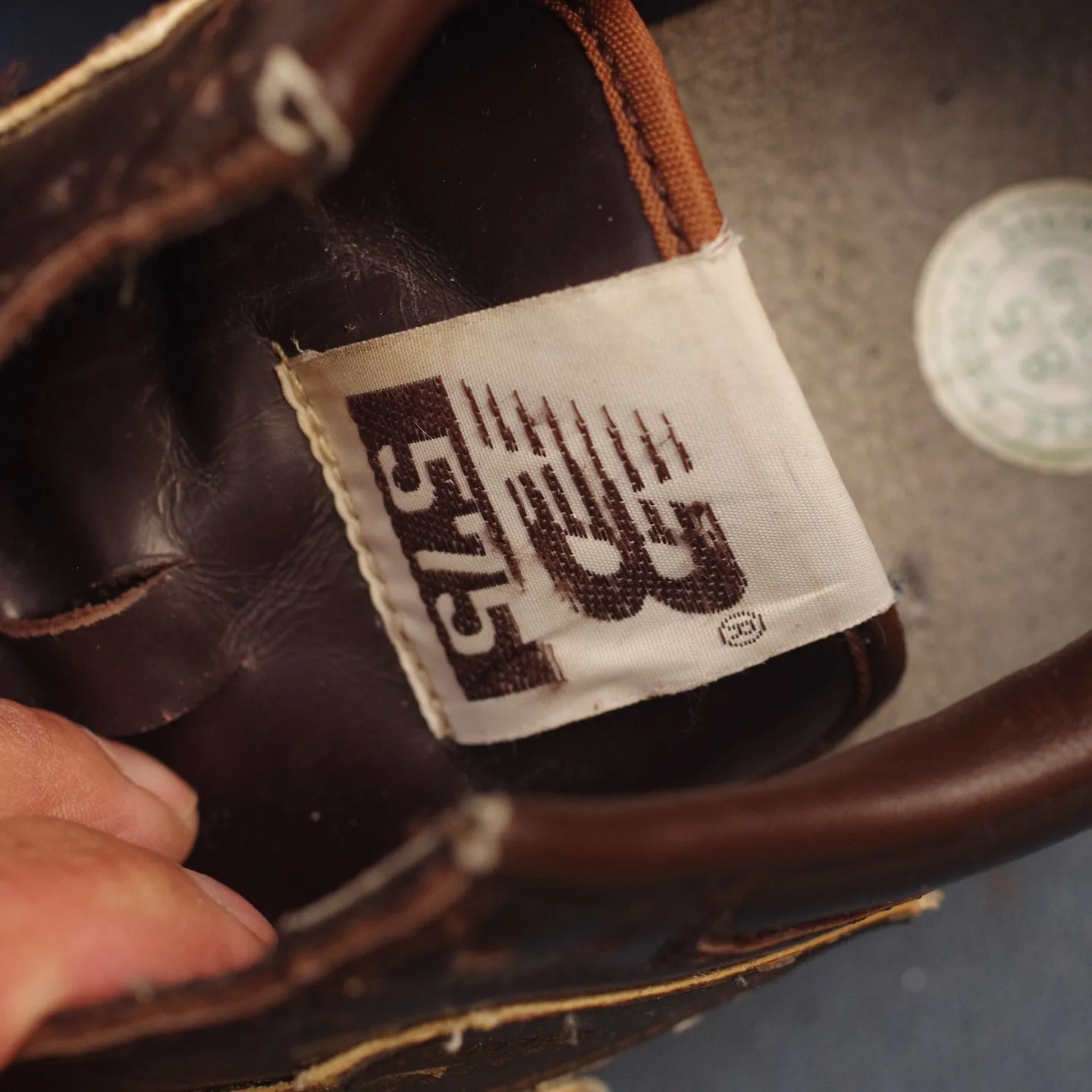 岩手県のO様からお預かりしたニューバランス575👟、今回はヒ...